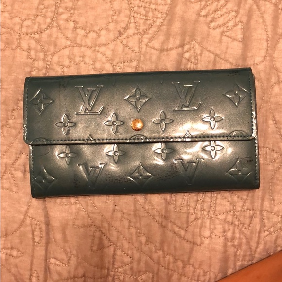 Louis Vuitton Handbags - Louis Vuitton wallet Vernis collection